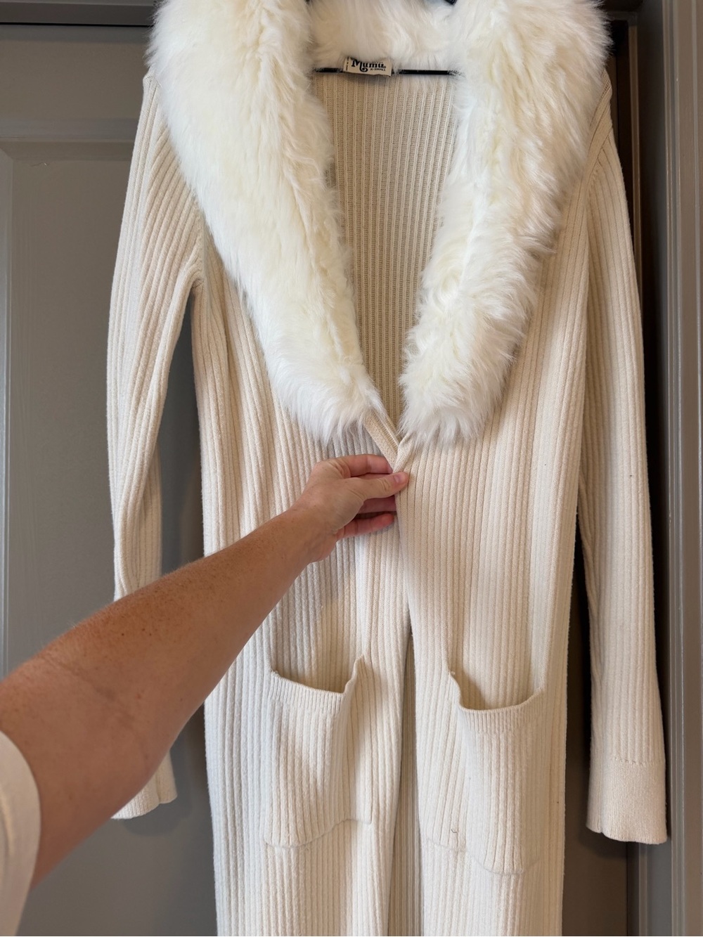 Show Me Your MuMu Cream Ribbed Long Cardigan with Faux Fur Collar - Picture 4 of 8